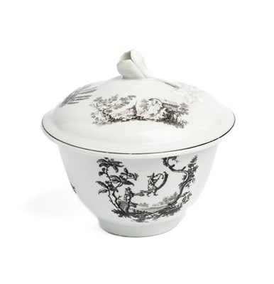 Lot 8 - A WORCESTER SUGAR BOWL AND COVER, CIRCA 1756-60