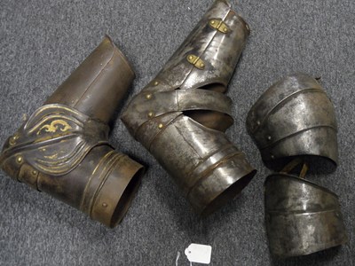 Lot 289 - A PAIR OF VAMBRACES IN THE LATE 15TH CENTURY GERMAN STYLE