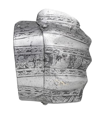 Lot 317 - A FRAGMENT OF A NORTH ITALIAN TOURNEY GAUNTLET WITH ETCHED DECORATION