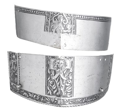 Lot 323 - THE LOWEST LAME OF A NORTH GERMAN TASSET FOR THE LEFT THIGH WITH ETCHED DECORATION