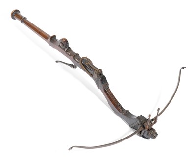 Lot 375 - AN ITALIAN STONEBOW