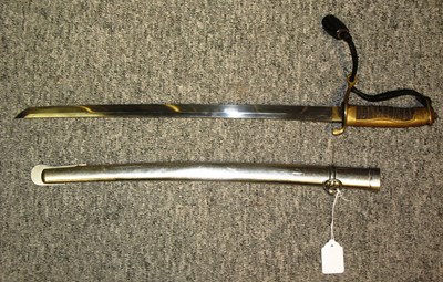 Lot 53 - JAPANESE W. W. II ARTILLERY SHORT SWORD