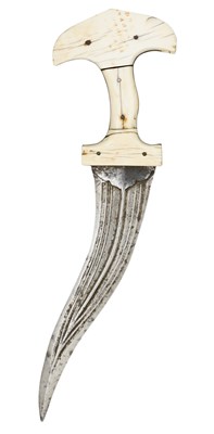 Lot 85 - AN INDIAN DAGGER (KANJARLI)