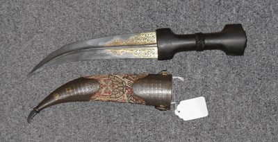 Lot 126 - A NORTH AFRICAN DAGGER (JAMBIYA)