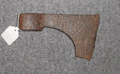 Lot 151 - AN AXE