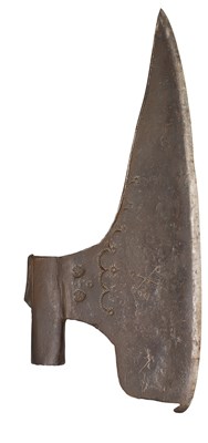 Lot 153 - AN AXE