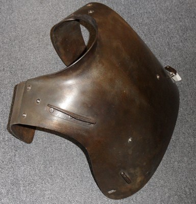Lot 193 - A GERMAN W.W.I BREASTPLATE