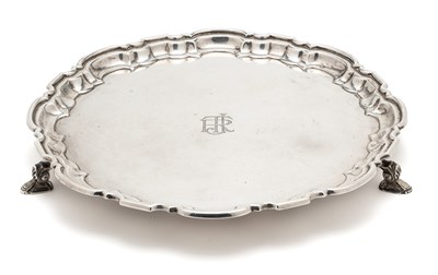 Lot 189 - A GEORGE V SILVER SALVER, MAPPIN & WEBB LTD., SHEFFIELD, 1927