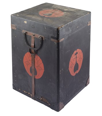 Lot 12 - **A JAPANESE ARMOUR CASE (GUSOKU BITSU)