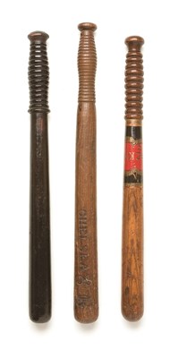 Lot 28 - A TRUNCHEON OF RUDIMENTARY FORM