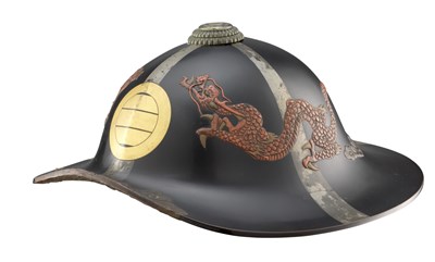 Lot 22 - A JAPANESE LACQUERED HELMET (JINGASA)