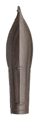 Lot 188 - A FINE SOUTH INDIAN ARM DEFENCE (DASTANA), 17TH CENTURY, POSSIBLY TANJORE