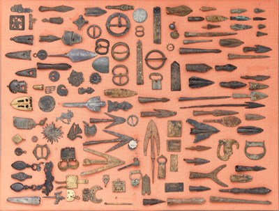 Lot 127 - A GLAZED DISPLAY OF DAGGERS