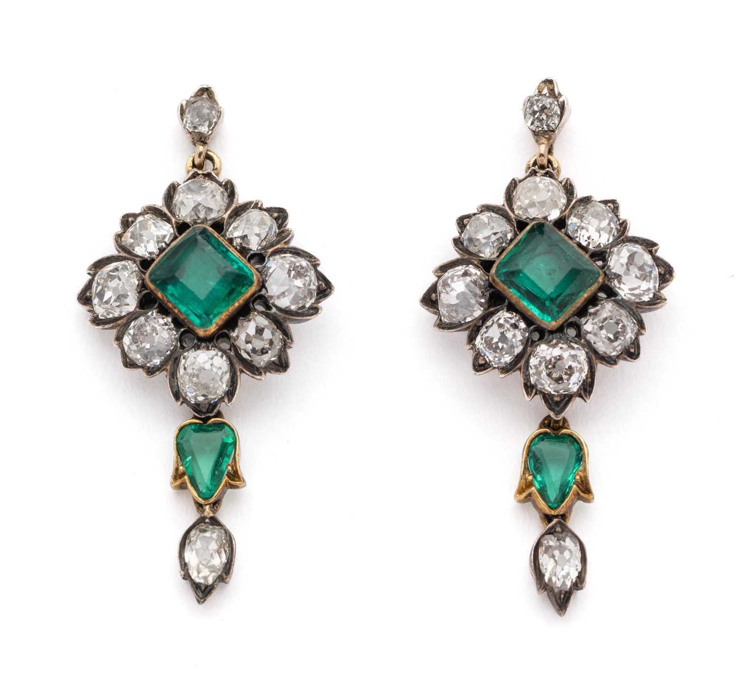 Lot 376 - PAIR OF EMERALD AND DIAMOND PENDENT EARRINGS, 1880S