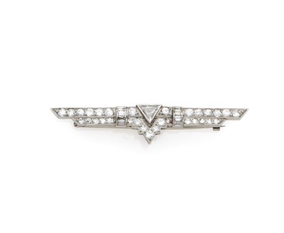 Lot 353 - DIAMOND BAR BROOCH, 1920s