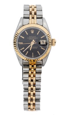 Lot 276 - ROLEX, OYSTER PERPETUAL DATEJUST, 69173: LADY'S STAINLESS STEEL AND GOLD BRACELET WATCH