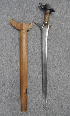 Lot 15 - â€¡ A MORO SHORTSWORD (KRIS)