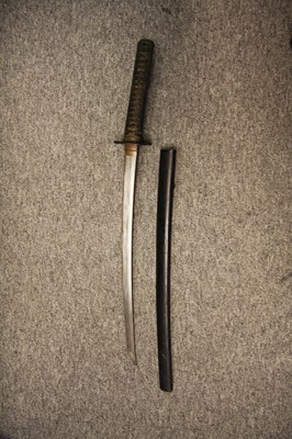 Lot 53 - A JAPANESE SWORD (WAKIZASHI)