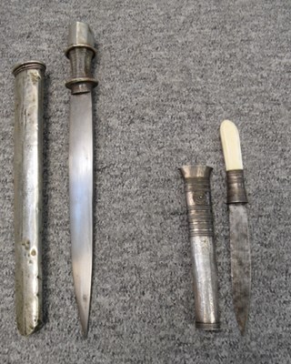 Lot 58 - ËœA BURMESE DAGGER AND ANOTHER
