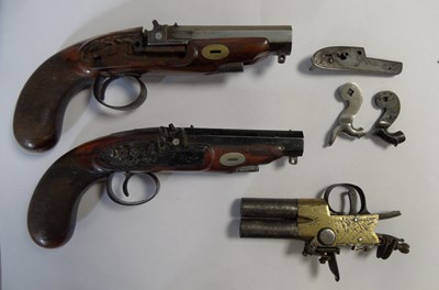 Lot 334 - A PAIR OF 30 BORE PERCUSSION TRAVELLING PISTOLS BY I. LANG