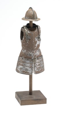 Lot 407 - A MODERN MINIATURE OF AN ENGLISH PIKEMAN'S ARMOUR