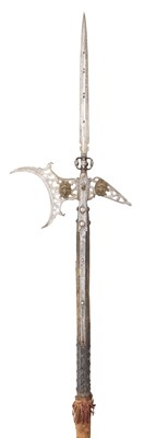 Lot 500 - A RARE ITALIAN HALBERD, EARLY 17TH CENTURY, PROBABLY VENETIAN