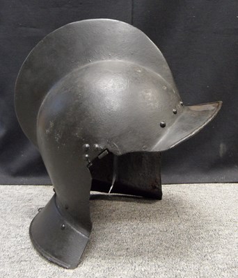 Lot 544 - A SOUTH GERMAN BURGONET