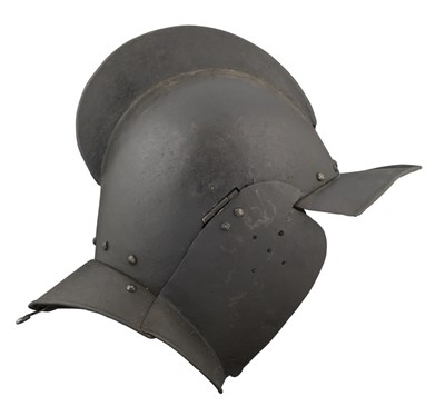 Lot 546 - A SOUTH GERMAN BURGONET