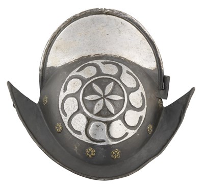 Lot 549 - A GERMAN 'BLACK AND WHITE' COMB MORION