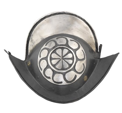 Lot 550 - A GERMAN 'BLACK AND WHITE' COMB MORION