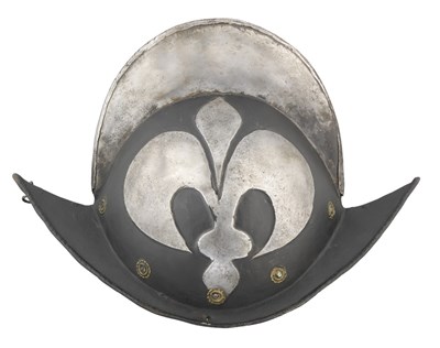 Lot 551 - A GERMAN 'BLACK AND WHITE' COMB MORION