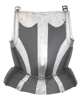 Lot 577 - A SOUTH GERMAN 'BLACK AND WHITE' BREASTPLATE