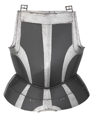 Lot 578 - A SOUTH GERMAN 'BLACK AND WHITE' BREASTPLATE