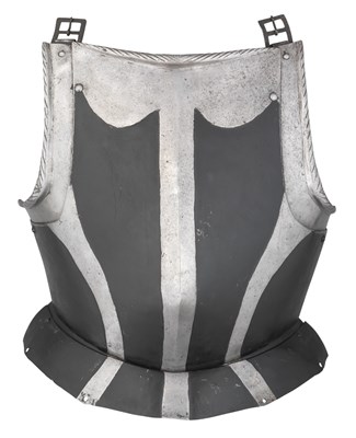 Lot 583 - A SOUTH GERMAN 'BLACK AND WHITE' BREASTPLATE