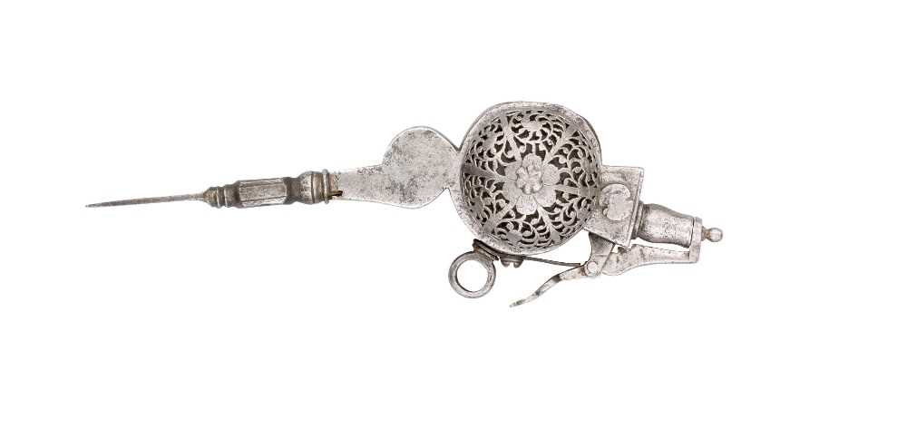 Lot 652 - A RARE ITALIAN COMBINED CHARGE-FLASK