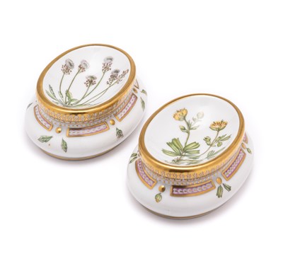 Lot 8 - A PAIR OF ROYAL COPENHAGEN 'FLORA DANICA' SALT CELLARS