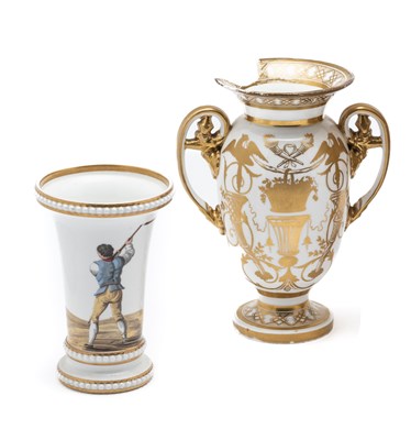 Lot 39 - A SPODE TWO HANDLED VASE, CIRCA 1820