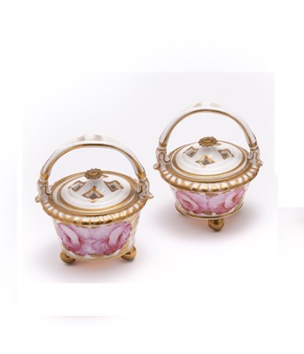 Lot 44 - A PAIR OF SPODE MINIATURE POT POURRI BASKETS AND COVERS, CIRCA 1820