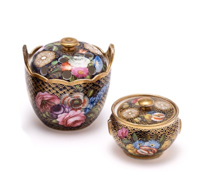 Lot 46 - A SPODE MINIATURE POT AND COVER, CIRCA 1820