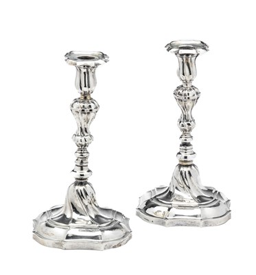 Lot 98 - A PAIR OF GERMAN SILVER CANDLESTICKS