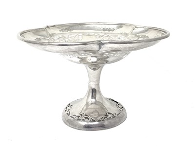 Lot 155 - AN EDWARDIAN SILVER PEDESTAL BOWL