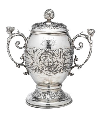 Lot 157 - AN ARTS AND CRAFTS SILVER CUP AND COVER