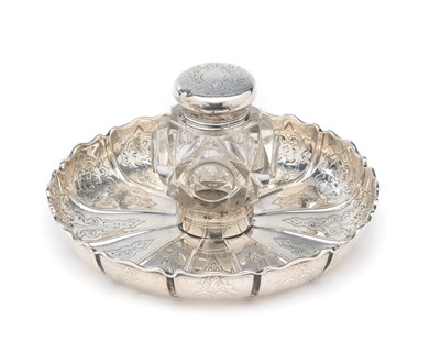 Lot 186 - A VICTORIAN SILVER INKSTAND