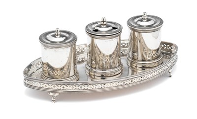 Lot 194 - A SPANISH SILVER INKSTAND