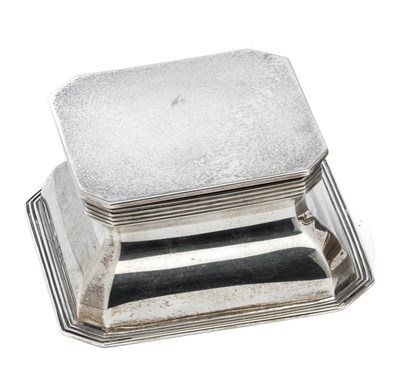 Lot 200 - A VICTORIAN SILVER INKWELL