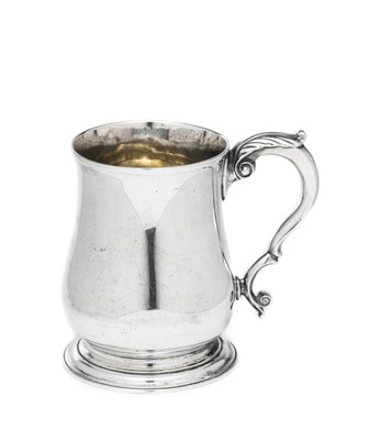 Lot 233 - A GEORGE II SILVER MUG