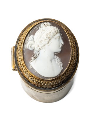 Lot 250 - A CAMEO SET SILVER-GILT BOX