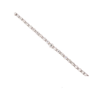 Lot 293 - DIAMOND BRACELET