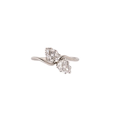 Lot 309 - DIAMOND RING