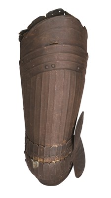 Lot 149 - A NORTH GERMAN CUISSE FOR THE LEFT LEG IN THE SO-CALLED 'MAXIMILIAN' FASHION
